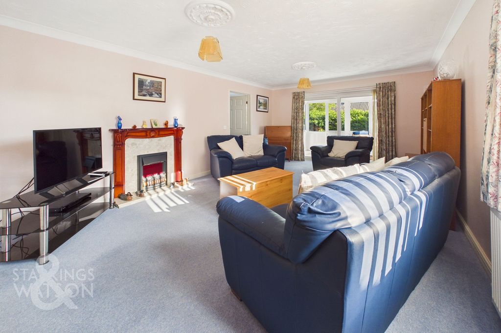 Property photo 2 of 18