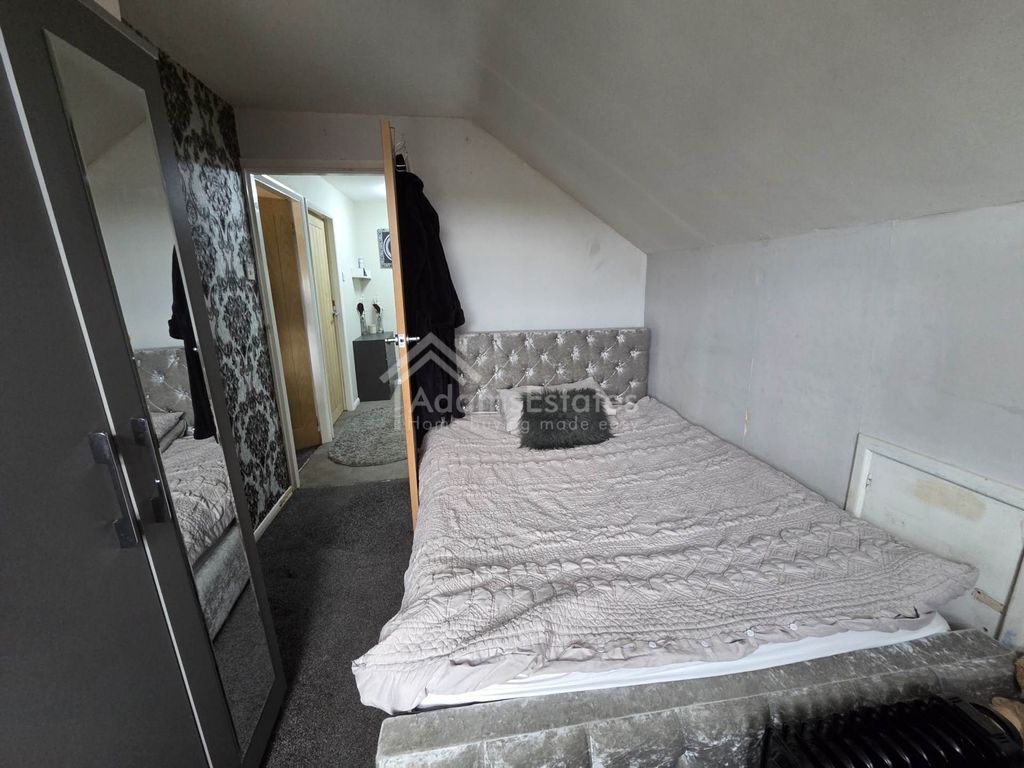 Additional image 15 of 3 bed semi-detached bungalow for saleSlaithwaite Road, Dewsbury WF12