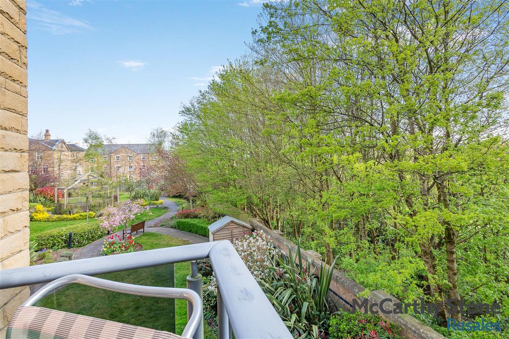 Property photo 3 of 21 8687604-Exterior01.Jpg