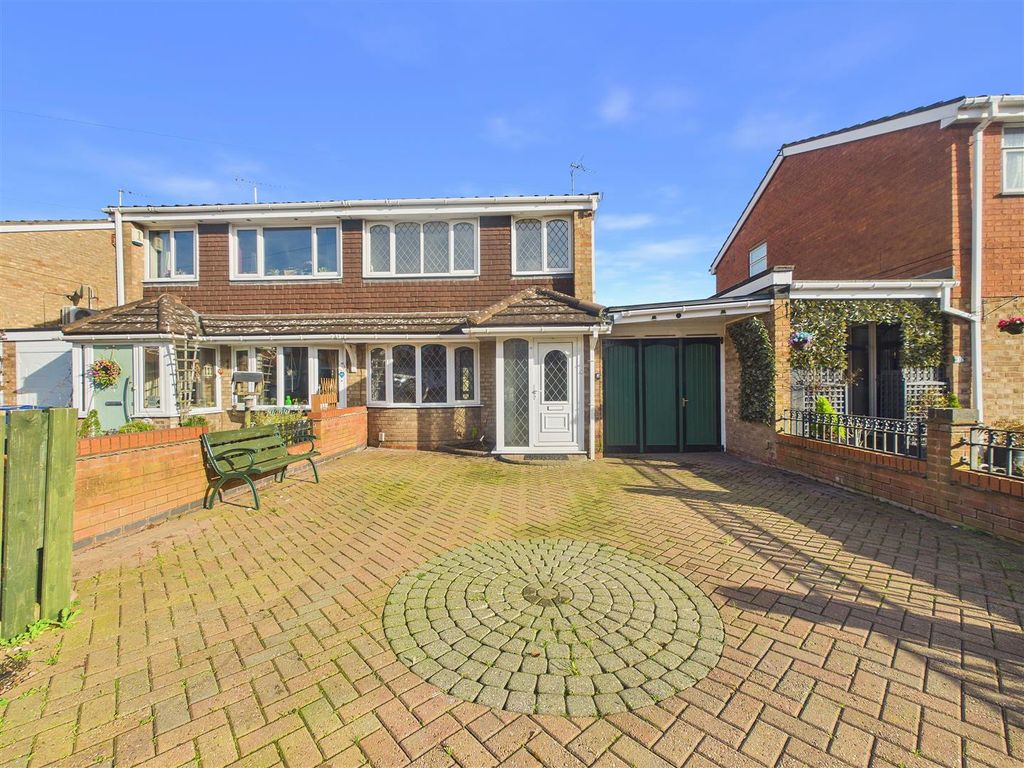 Property photo 1 of 11 Cam01407G0-Pr0103-Still011.Jpg