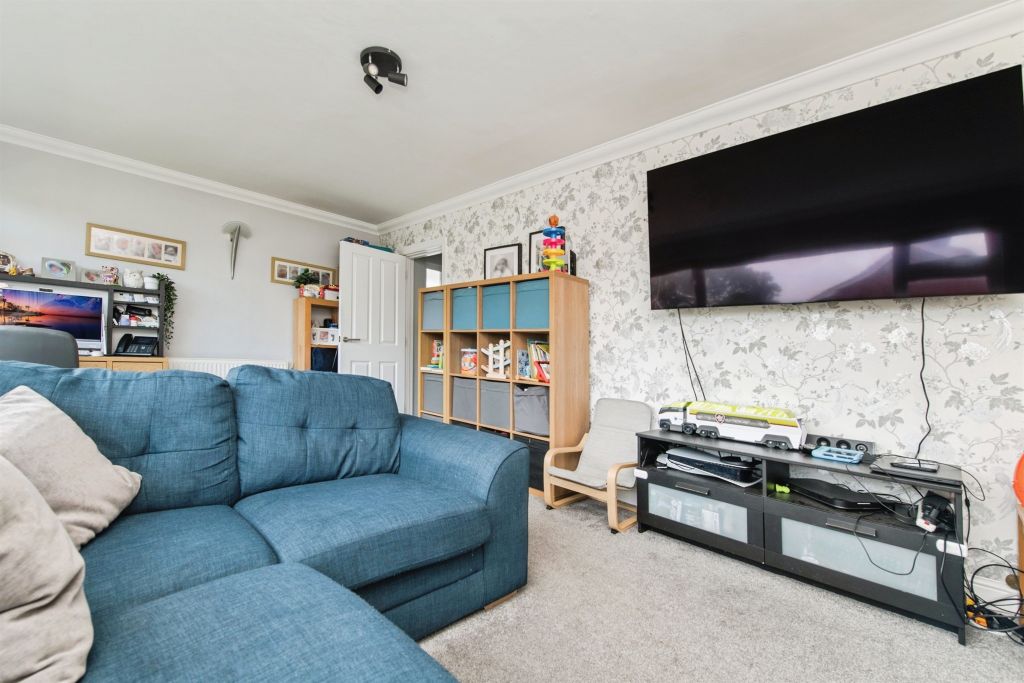 Property photo 3 of 17