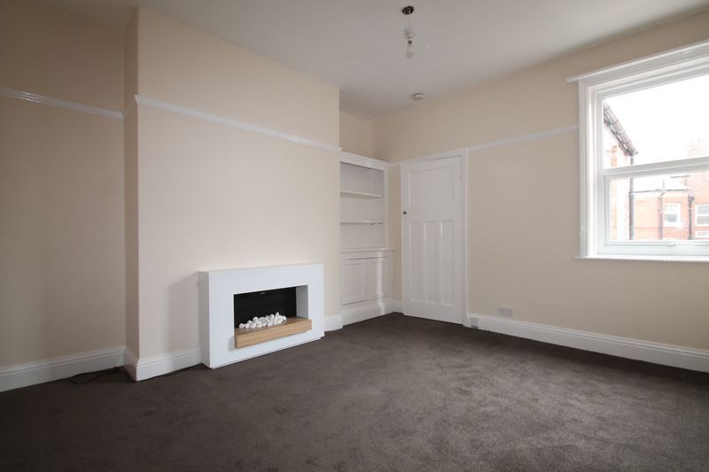 Property photo 3 of 12 Photo 6