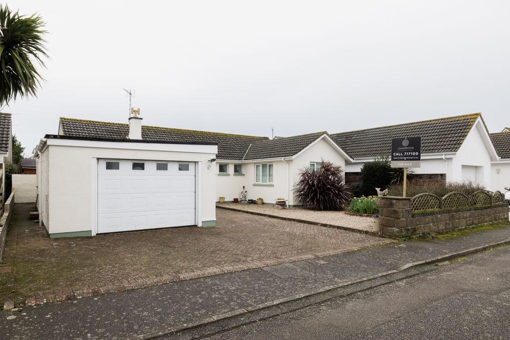 Property photo 2 of 20