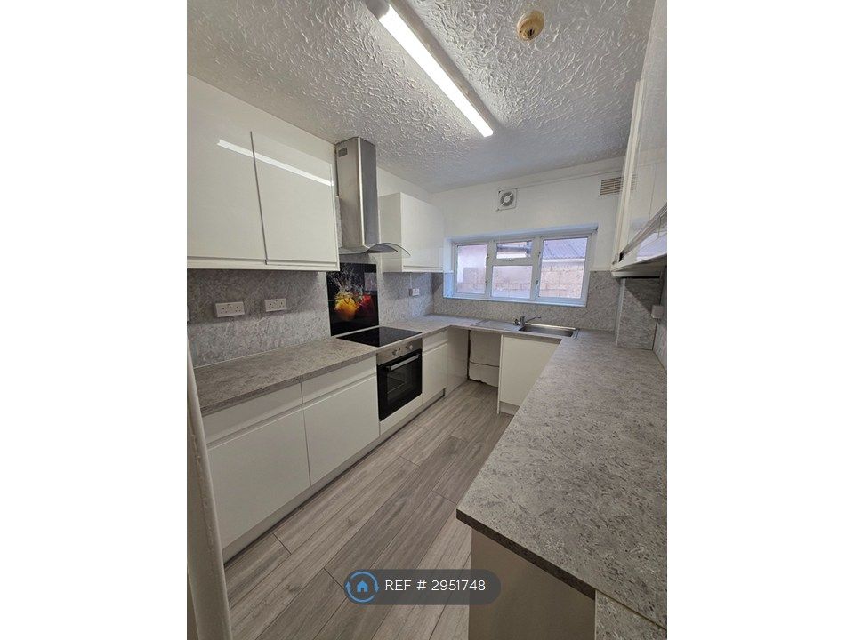 Property photo 1 of 8 Fully Equipped New Kitchen