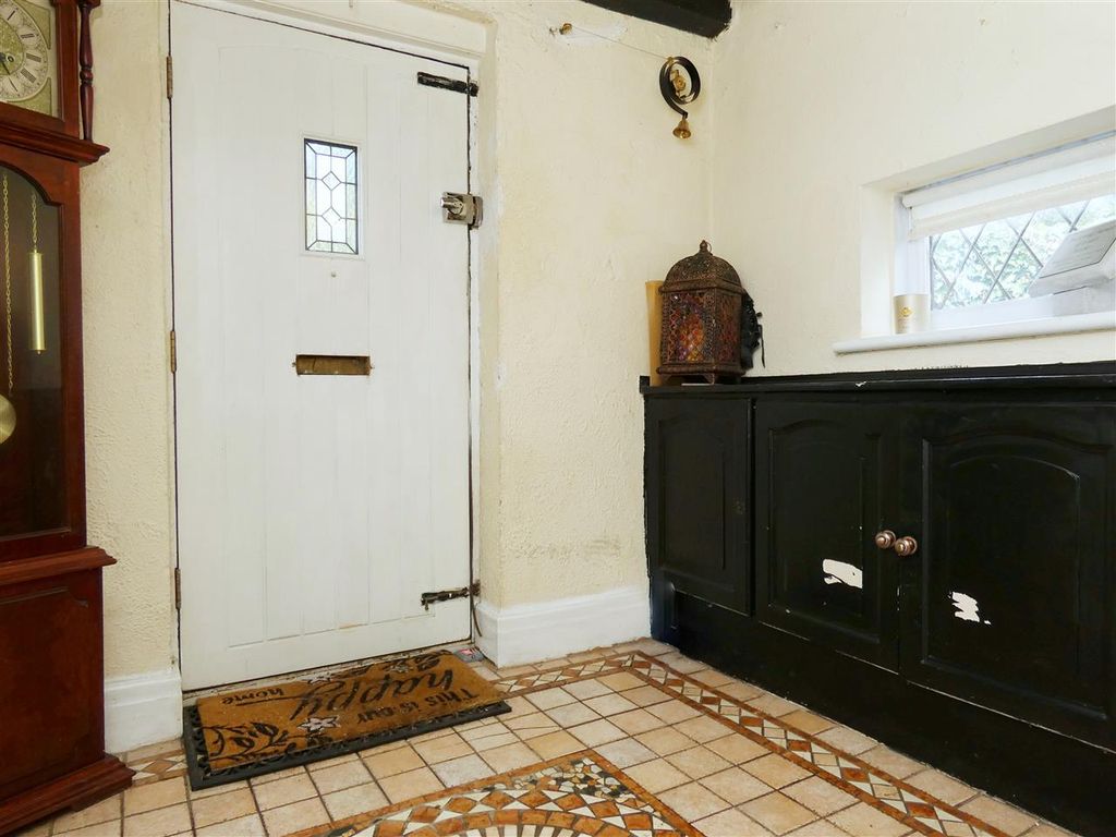 Property photo 3 of 19 Entrance Lobby