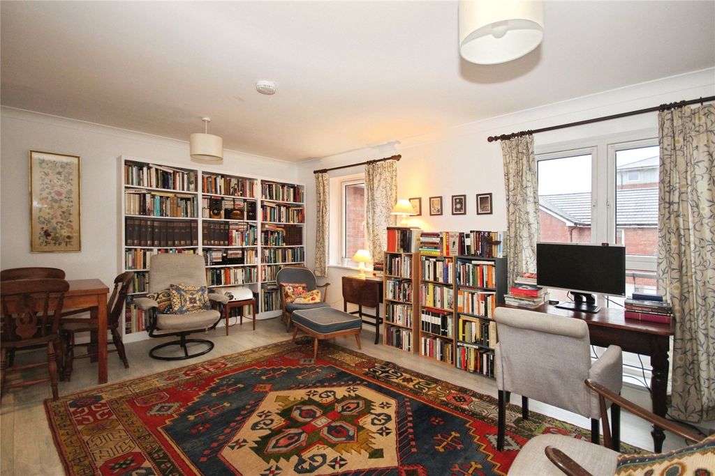 Property photo 2 of 17 Living Room