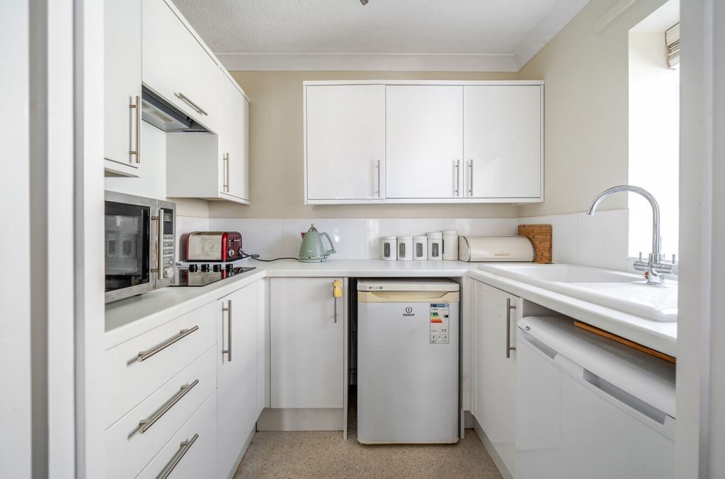 Property photo 3 of 12 1446955-13-69E640...