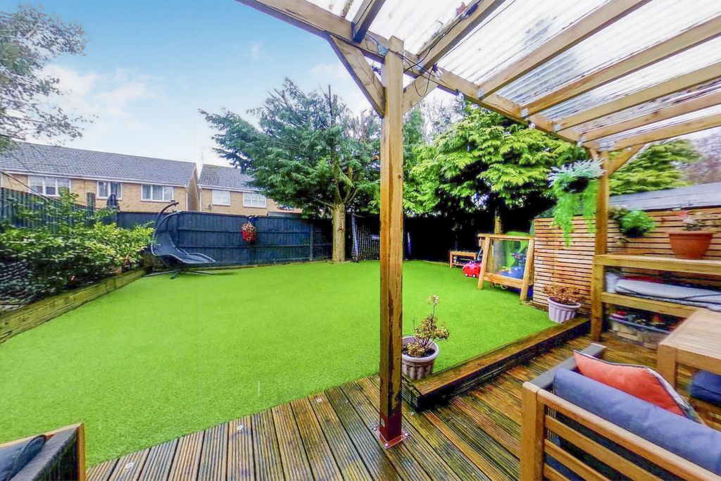 Property photo 2 of 18