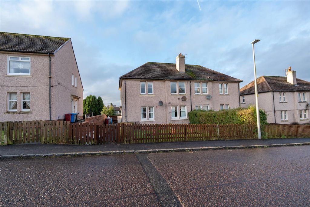 Property photo 2 of 9 External.Front.Jpg