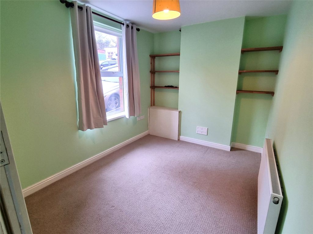 Property photo 2 of 19 Picture No. 10