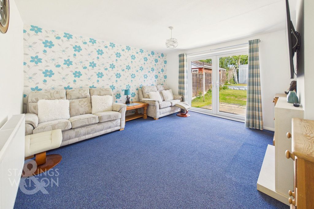 Property photo 2 of 17