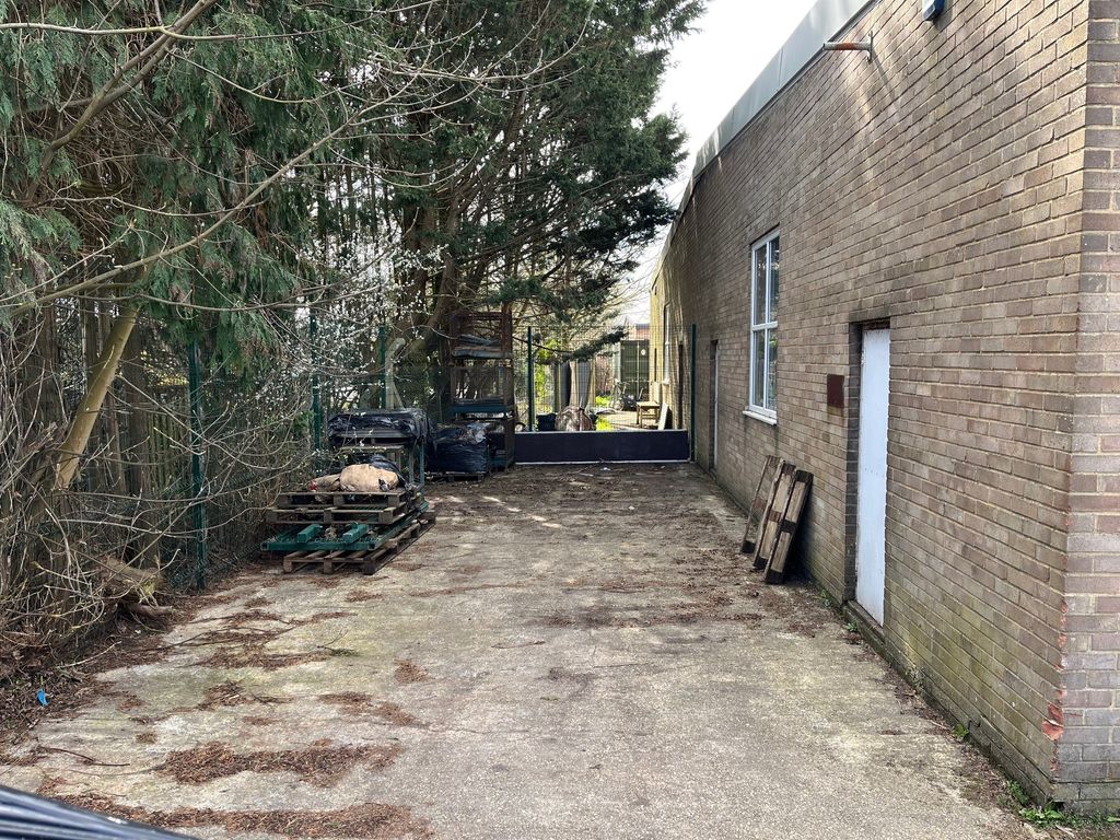 Property photo 3 of 7