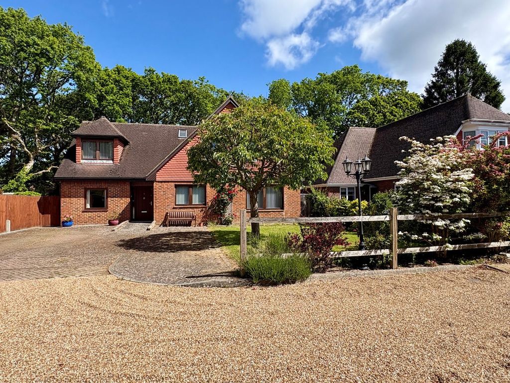 Property photo 1 of 31