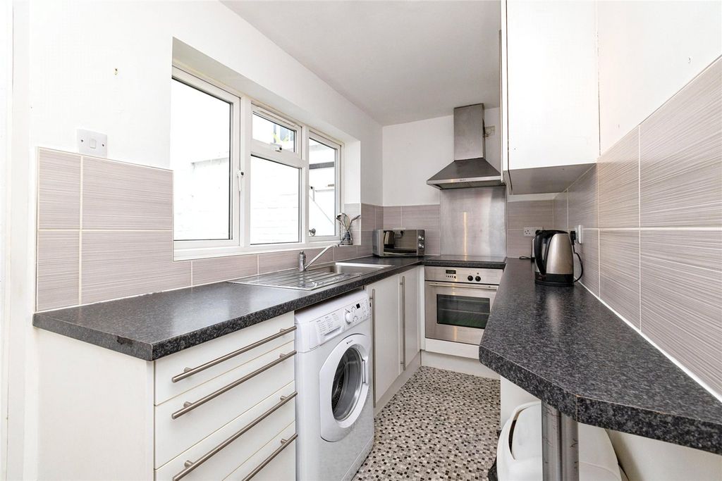 Property photo 2 of 14 Picture No. 11