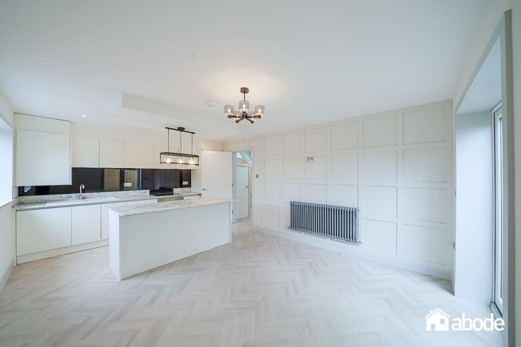 Property photo 3 of 32 7 Holy Close-47.Jpg