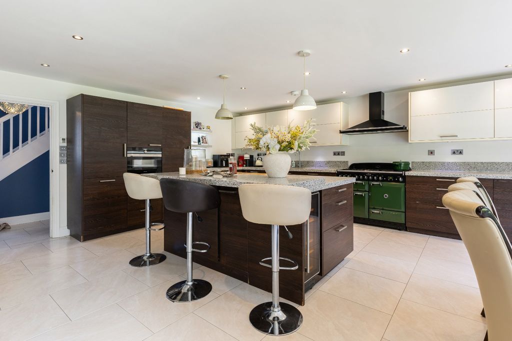 Property photo 2 of 17 Kitchen