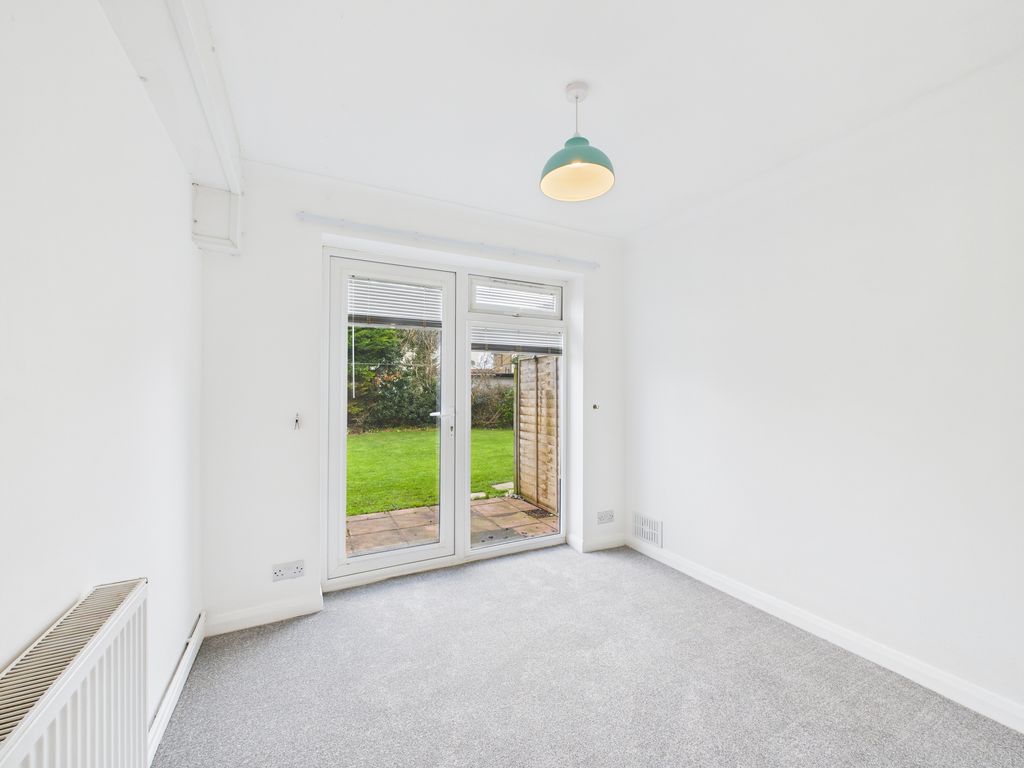 Property photo 2 of 14 Cam03519G0-Pr0447-Still001