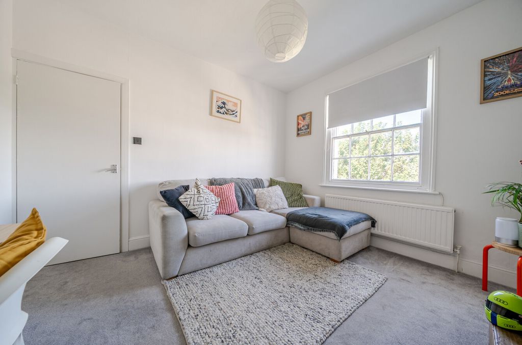 Property photo 3 of 13 8-6A79A2d739170-1...