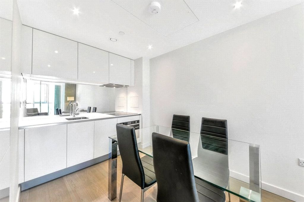 Property photo 3 of 7 Picture No. 04