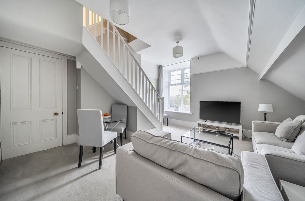 Property photo 1 of 16 Photo 7