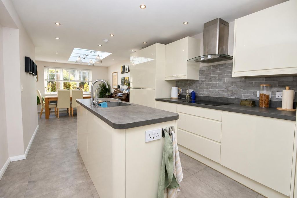 Property photo 3 of 24 1 (23).Png