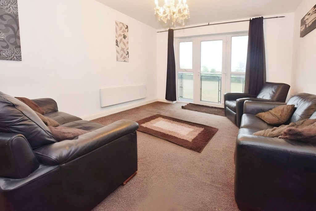 Property photo 2 of 19 Picture No. 24