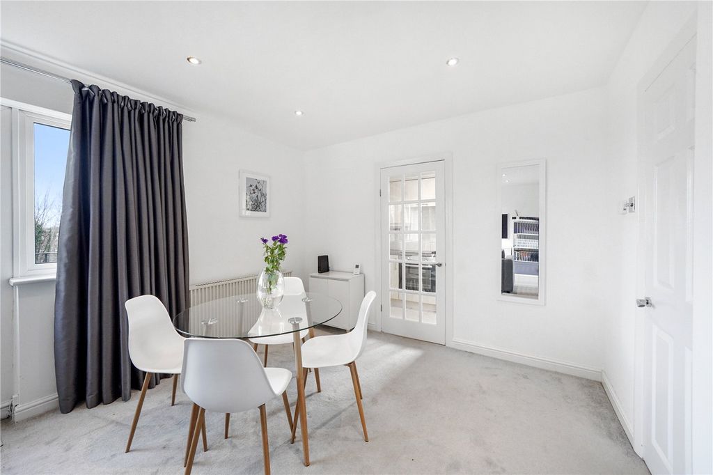 Property photo 3 of 12 Picture No. 02