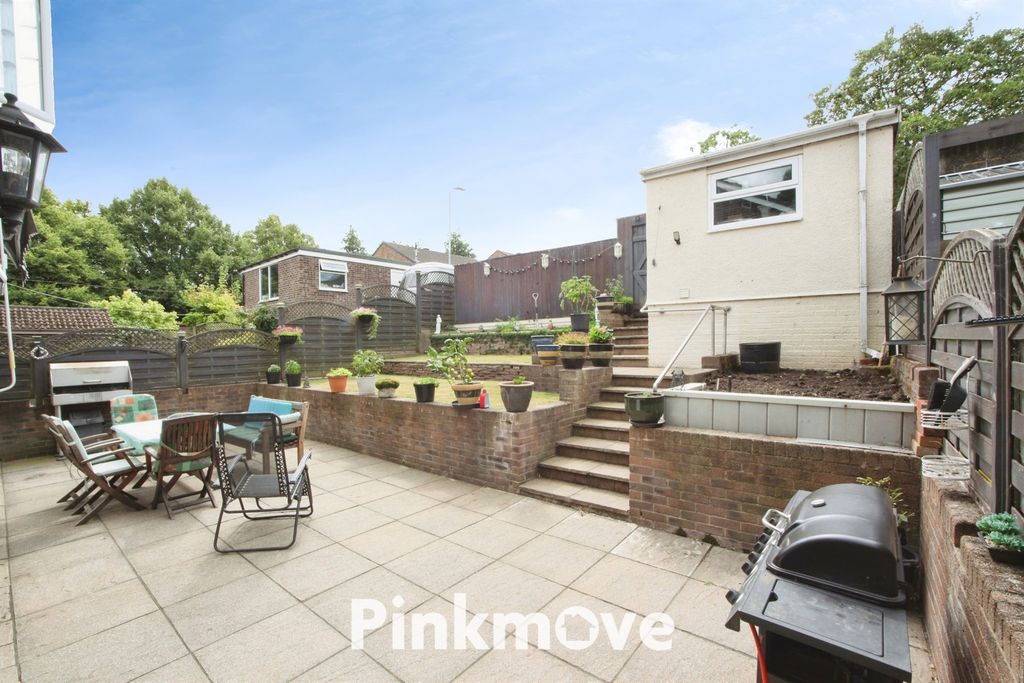 Property photo 3 of 19