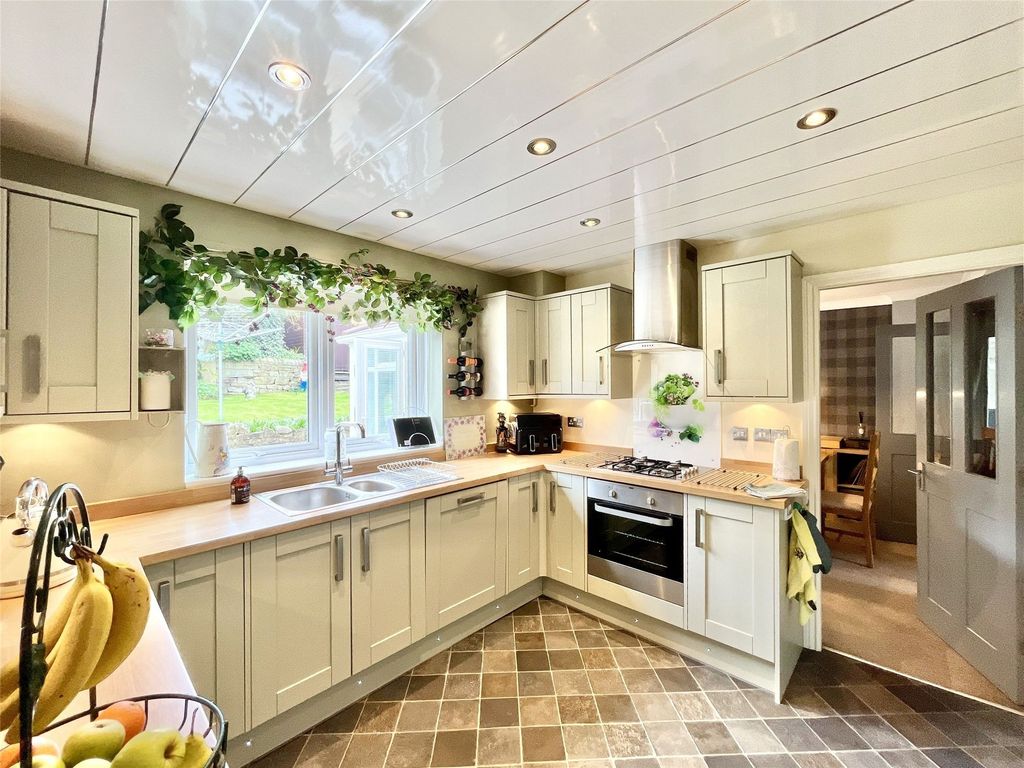 Property photo 3 of 14 Kitchen