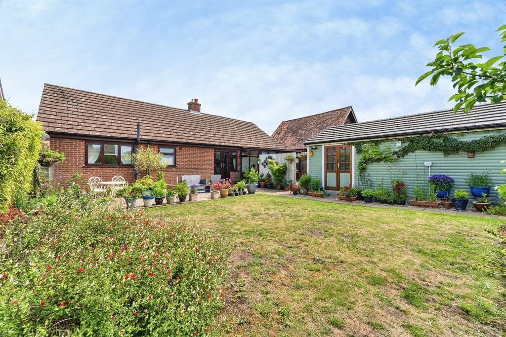 Property photo 2 of 20