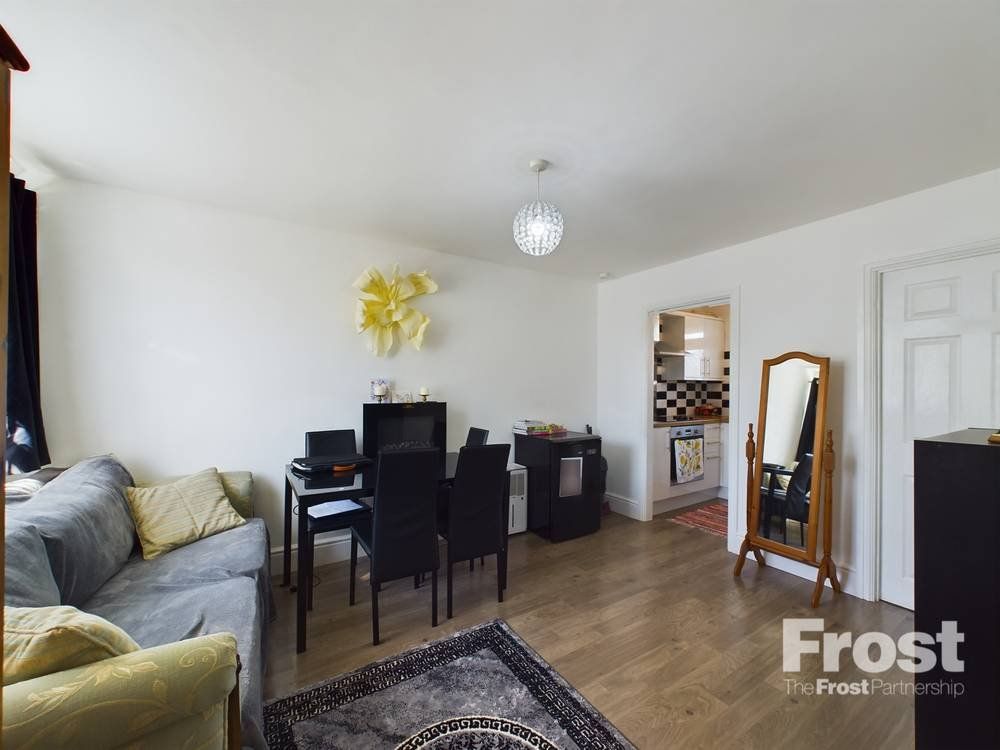 Property photo 3 of 9 Picture No. 06