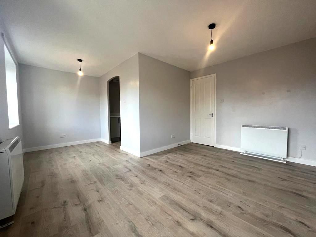 Property photo 3 of 10 Lounge