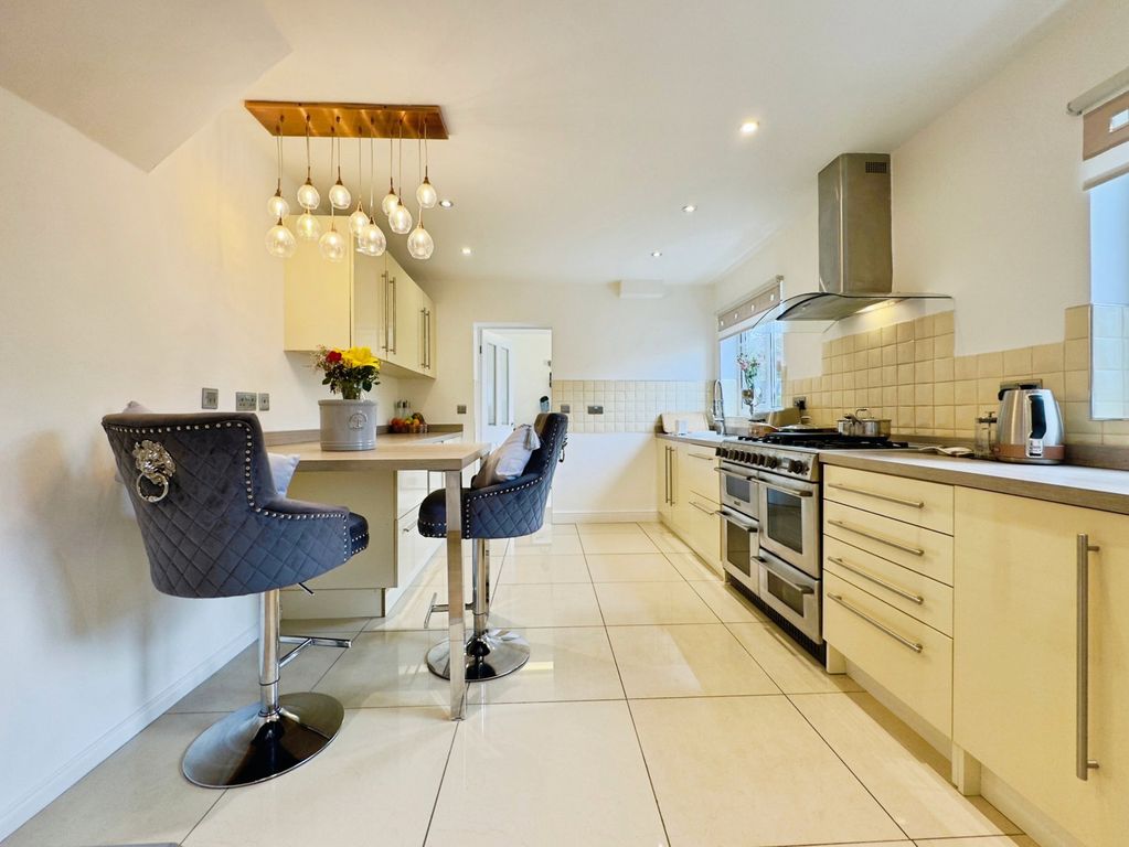 Property photo 2 of 47