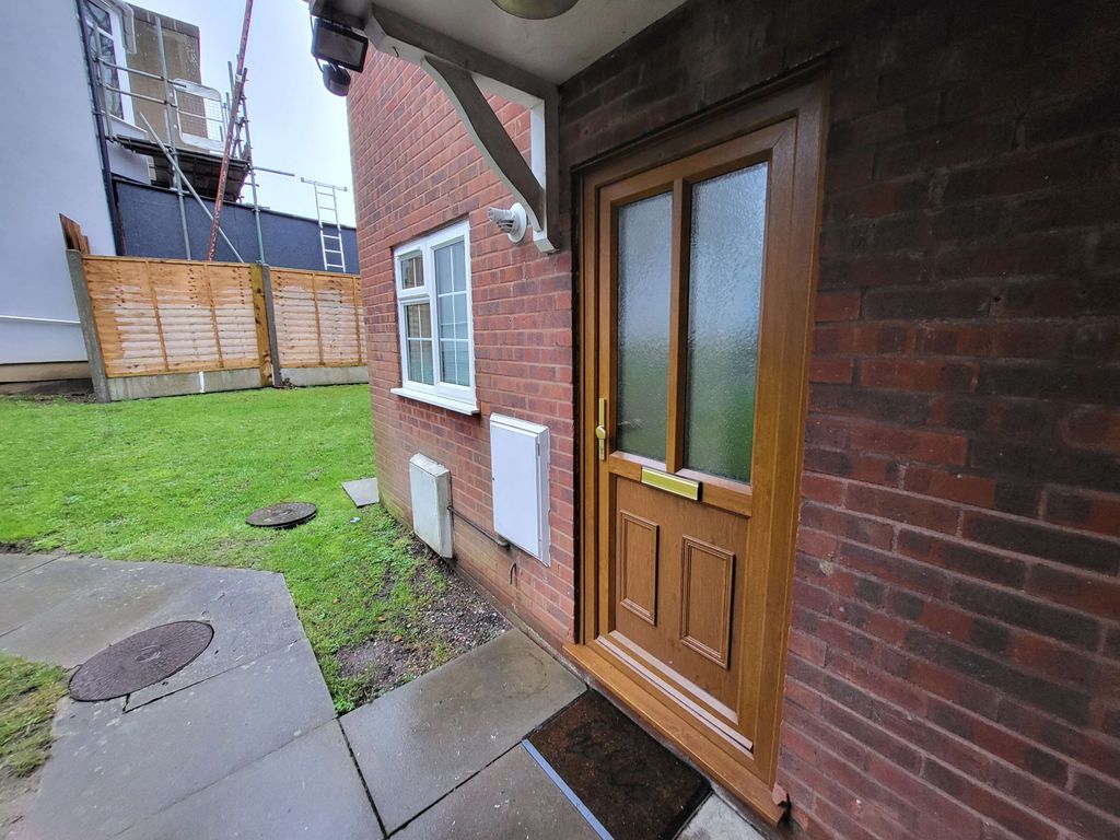 Property photo 2 of 17 Gallery