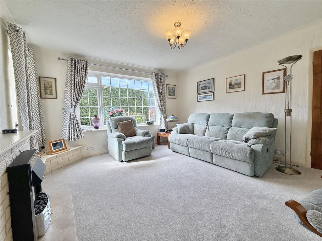 Property photo 3 of 21 Lounge.Jpeg