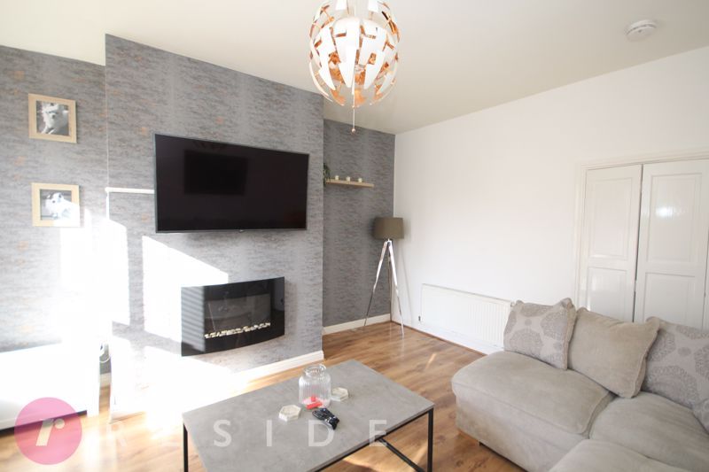 Property photo 2 of 11 Lounge