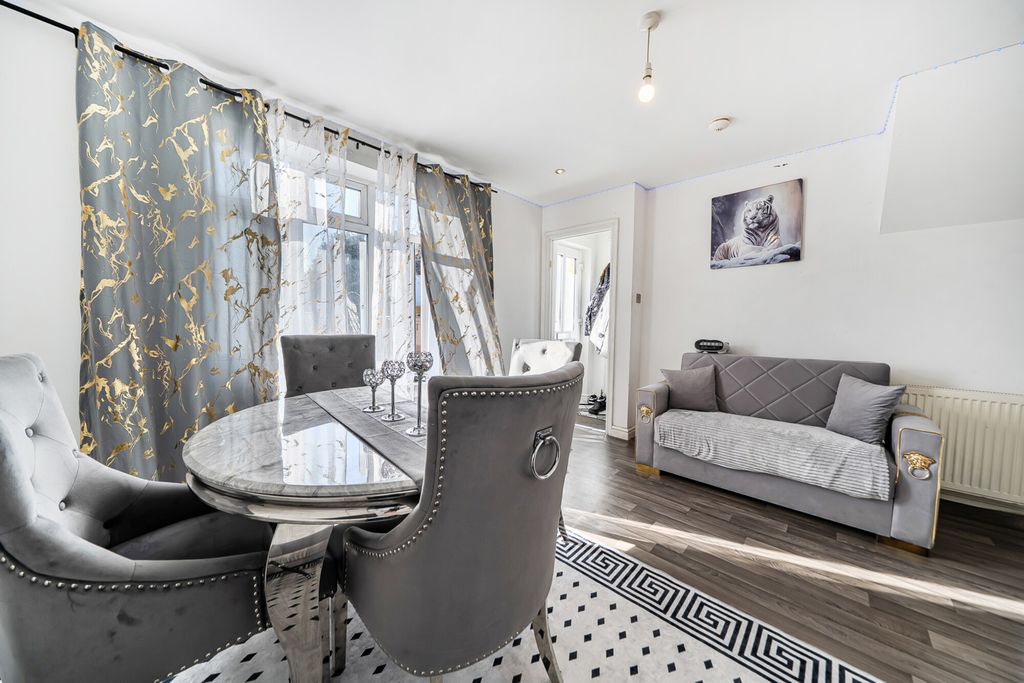 Property photo 2 of 11 1422301-1-69A95De...