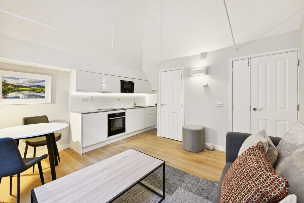 Property photo 3 of 6 Jll