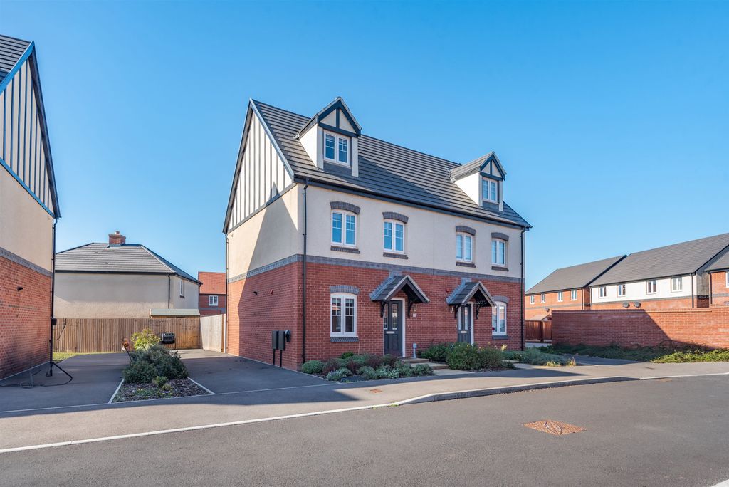 Property photo 1 of 25