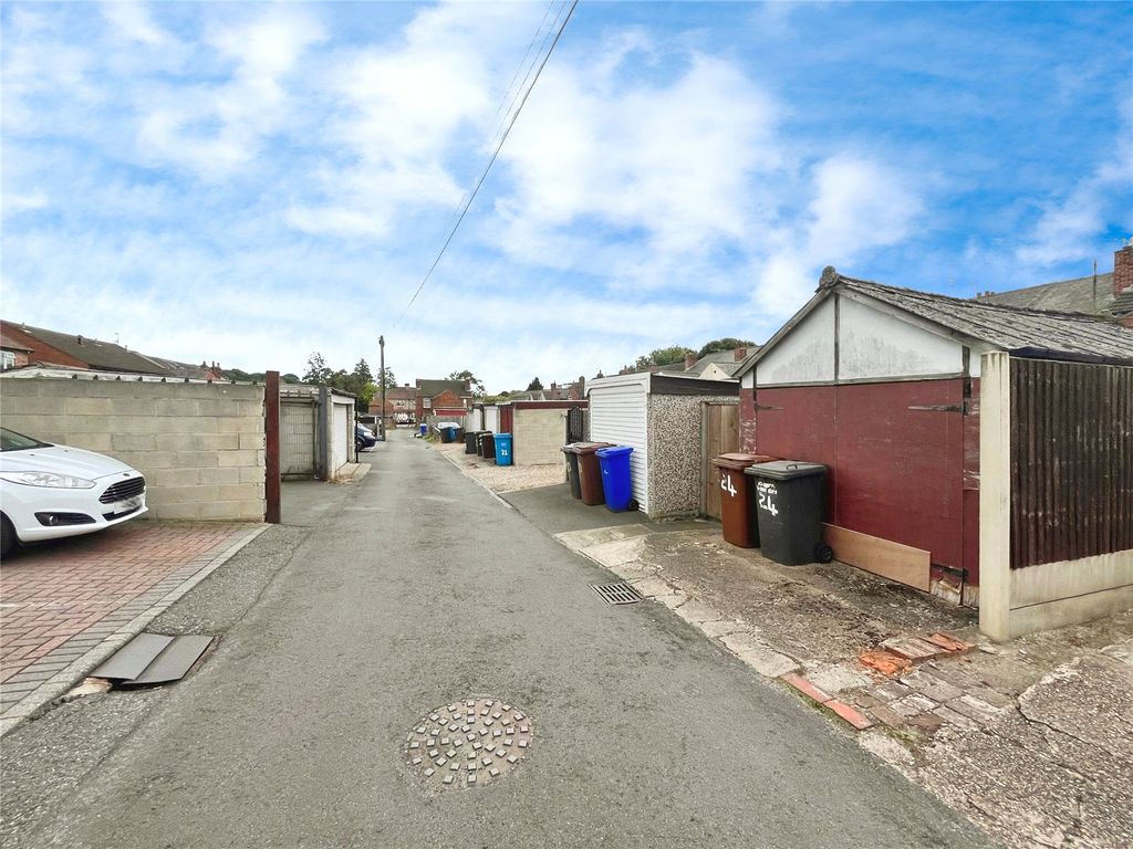 Property photo 3 of 17 Rear Access Road