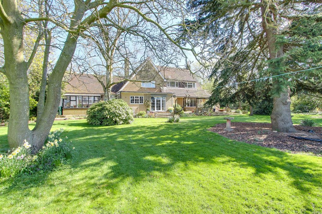Property photo 2 of 48