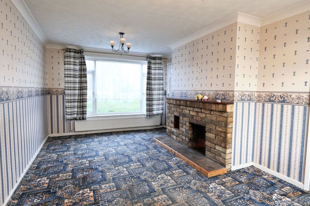 Property photo 3 of 8