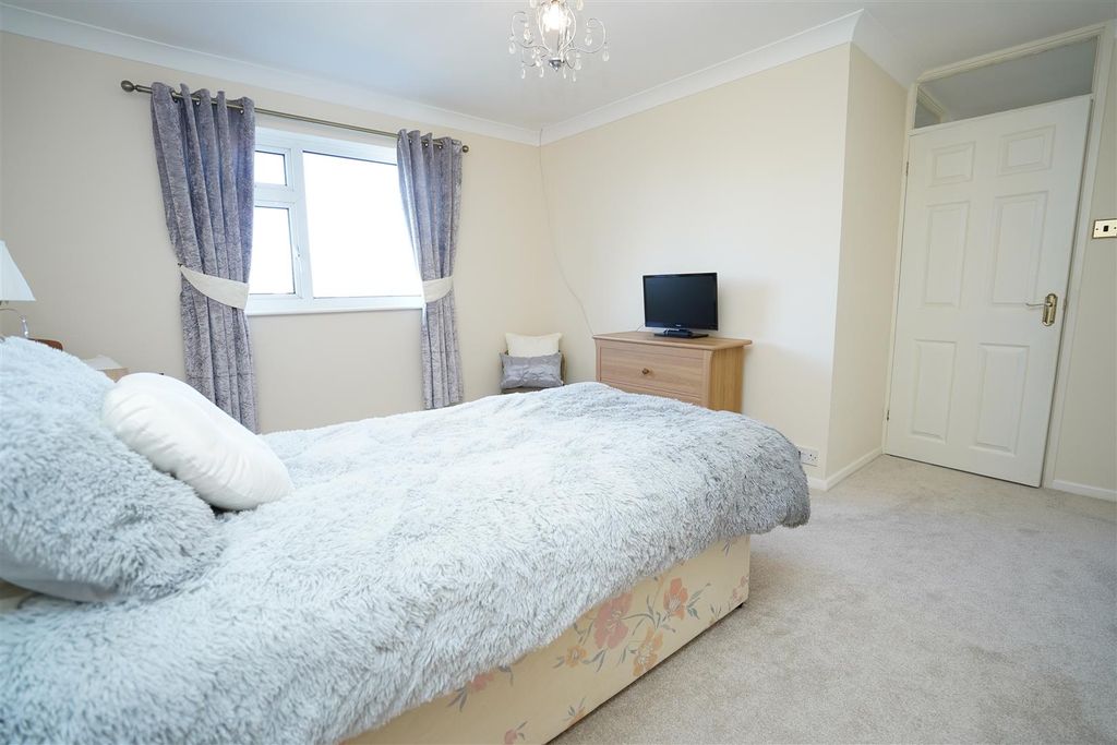 Property photo 3 of 21