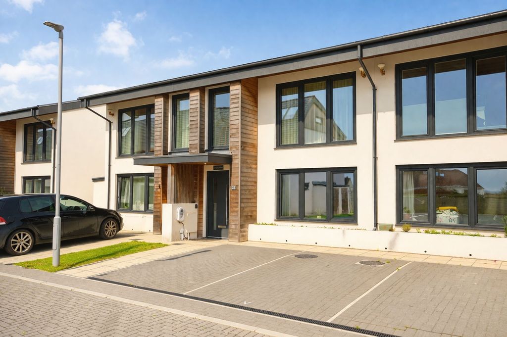 Property photo 1 of 8 External