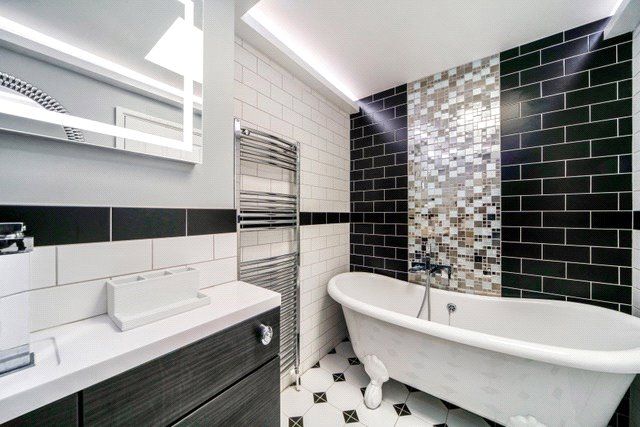 Property photo 3 of 15 Bathroom