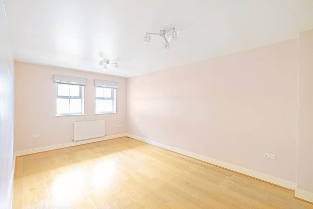 Property photo 3 of 22