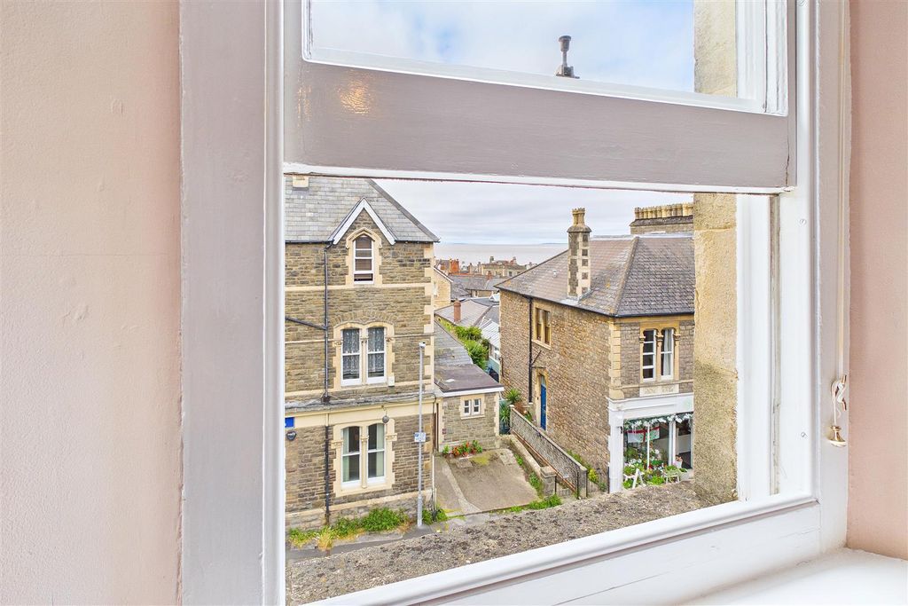 Additional image 8 of 3 bed flat for saleGardens Road, Clevedon BS21