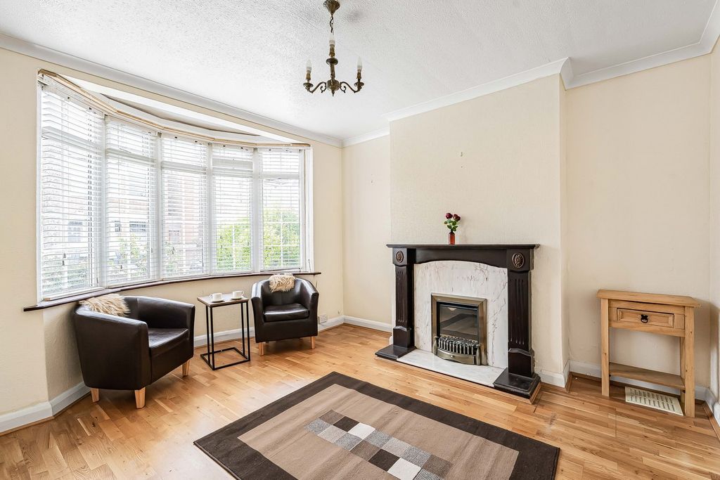 Property photo 2 of 11