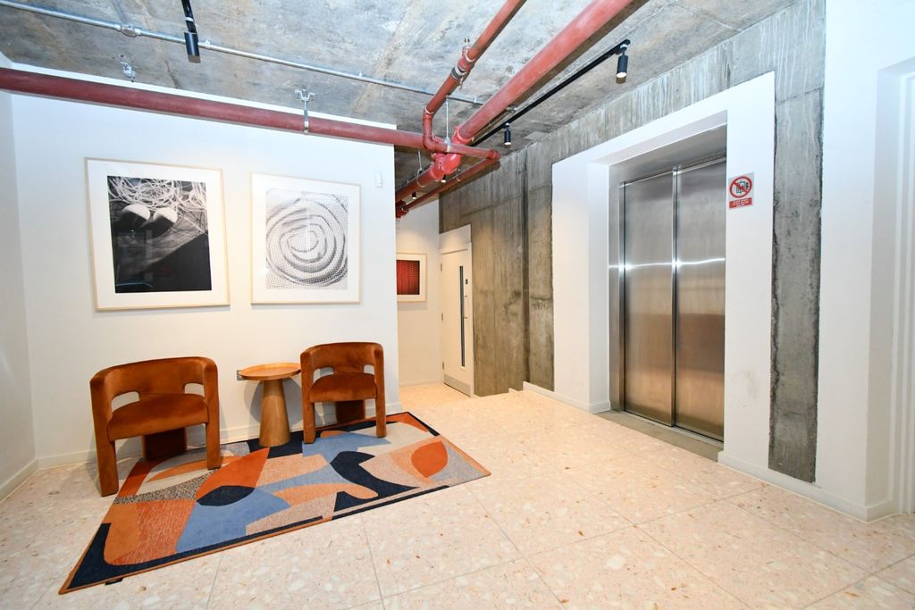 Property photo 3 of 9 4903033