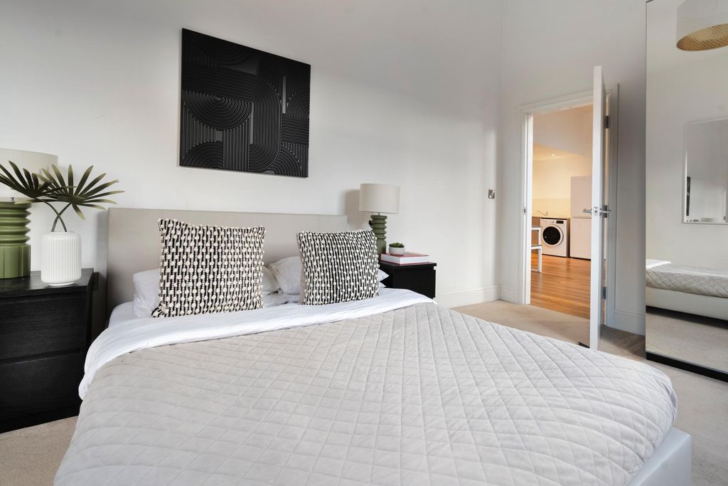 Property photo 3 of 11 Photo 2